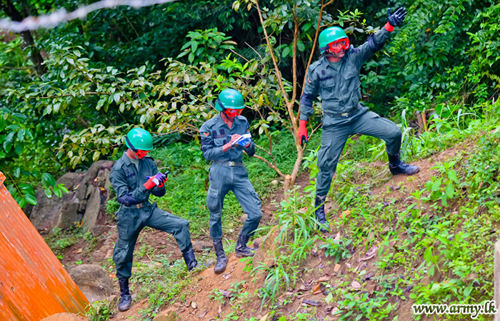 Mock Demonstrations of Army Disaster Response Teams Impress Commander of the Army